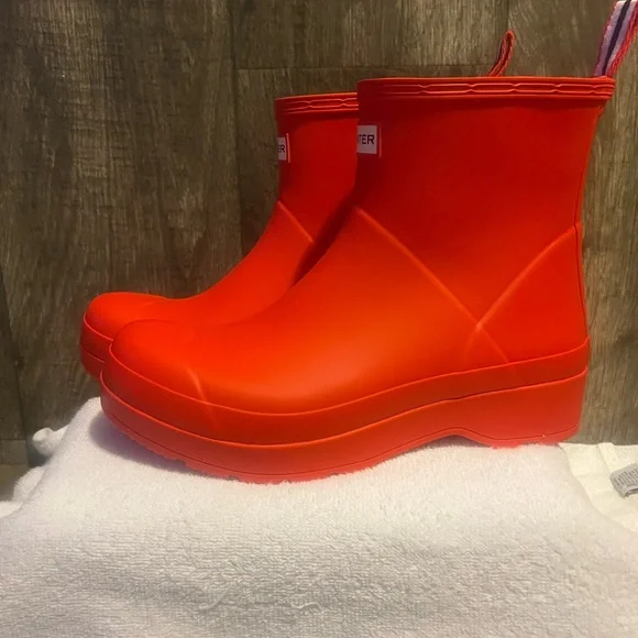 Hunter Short Play Red Rain Boots 9 - Picture 2 of 5